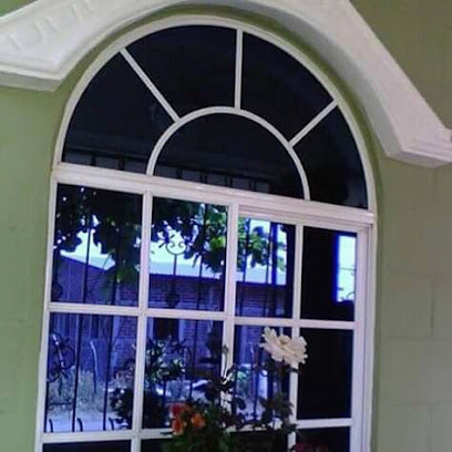 Negocio Herrería, Vidrios Y Aluminio Luna