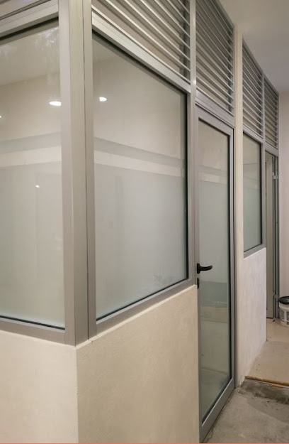 Negocio Sistemas Y Soluciones Svs. Cancelería De Aluminio, Vidrio Templado, Techos, Herrería Comercial.