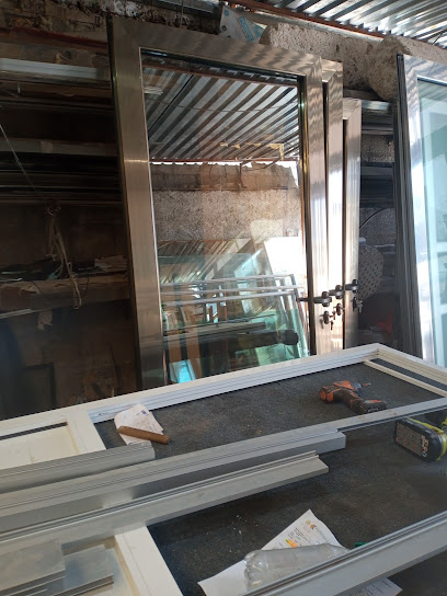 Negocio Soluciones En Aluminio Y Cristal(Hnos Estrada)