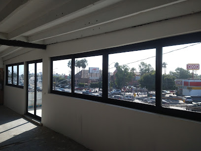 Vidriera Quiroz En Rosarito