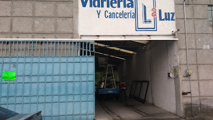 Negocio Vidriería Y Cancelería De Aluminio La Luz