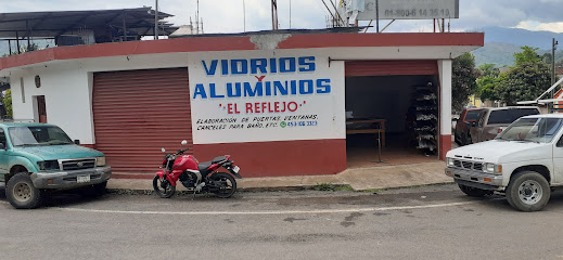 Vidrio Y Aluminio El Reflejo
