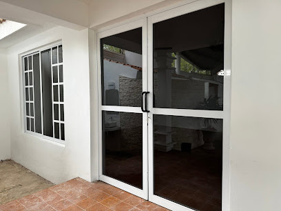 Negocio Vidrios Y Aluminios Adharlum