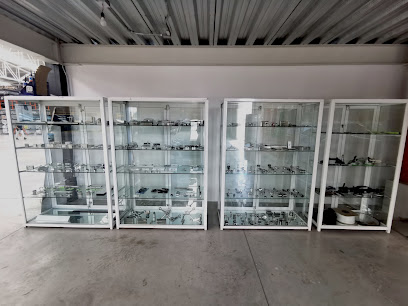 Negocio Vidrios Y Más León | Distribuidores De Herrajes, Aluminio, Vidrio, Templados. Parte De Grupo Bodevidrio®