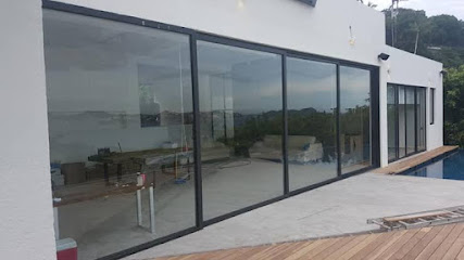Vidrios,Aluminios Y Estructuras