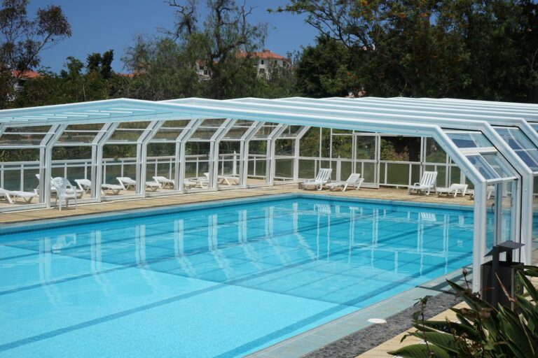 Cubiertas de vidrio para piscinas: Estética y funcionalidad