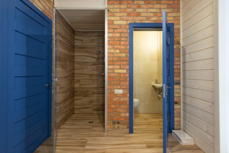 Instalación de Canceles de Baño en México: Proceso, Tipos y Precios 2026